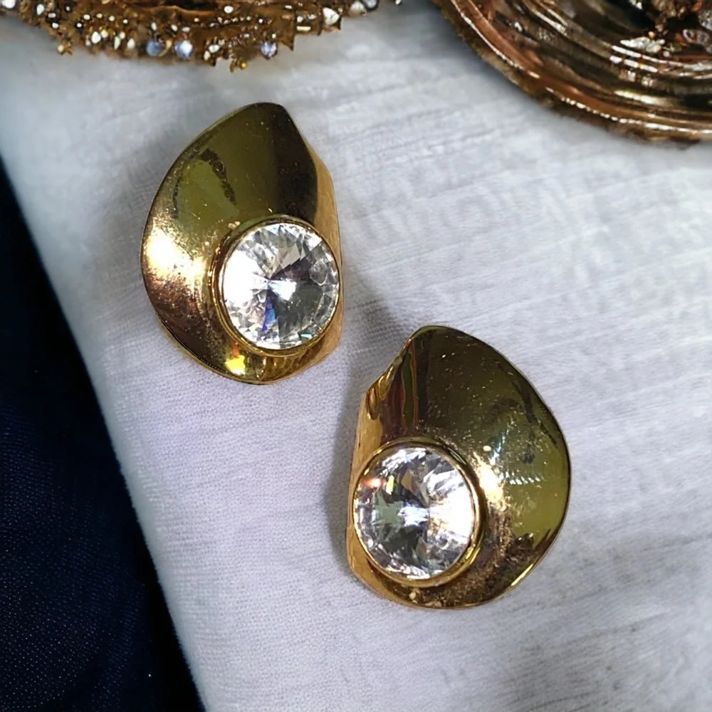 Vintage Rivioli Rhinestone Gold Tone Clip On Earrings